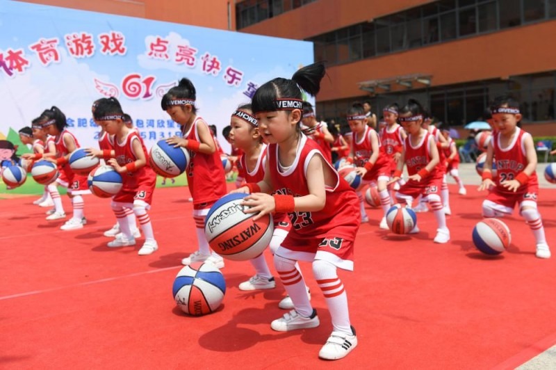 西媒：泰勒-斯威夫特成巴萨5月份国家德比球衣联名首选